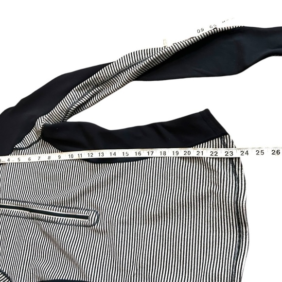 Lululemon Run: U-Turn Pullover- Long Sleeve Half Zip Running Pullover- Size 6 - Picture 15 of 15